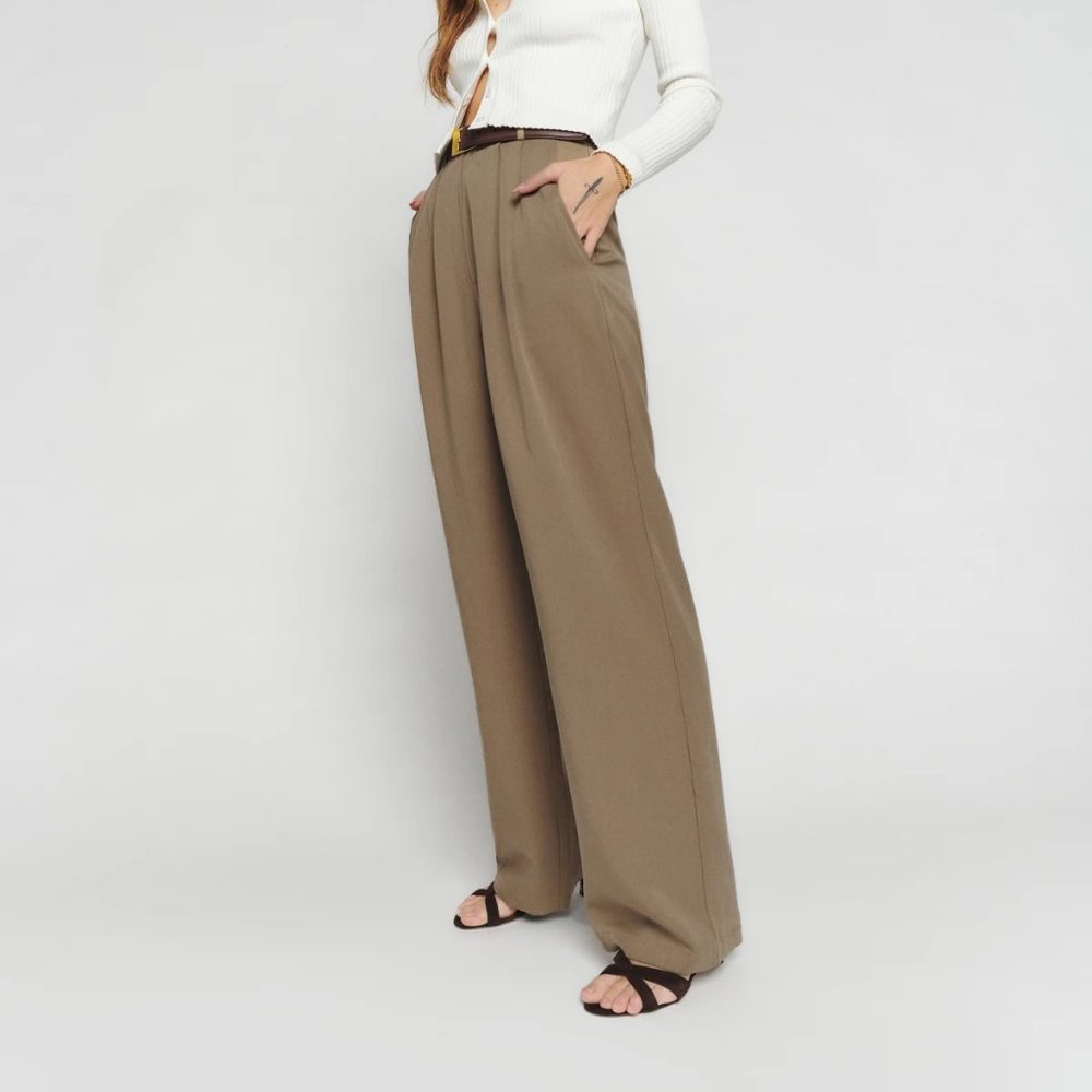 NWT Reformation Mason pants in Mushroom